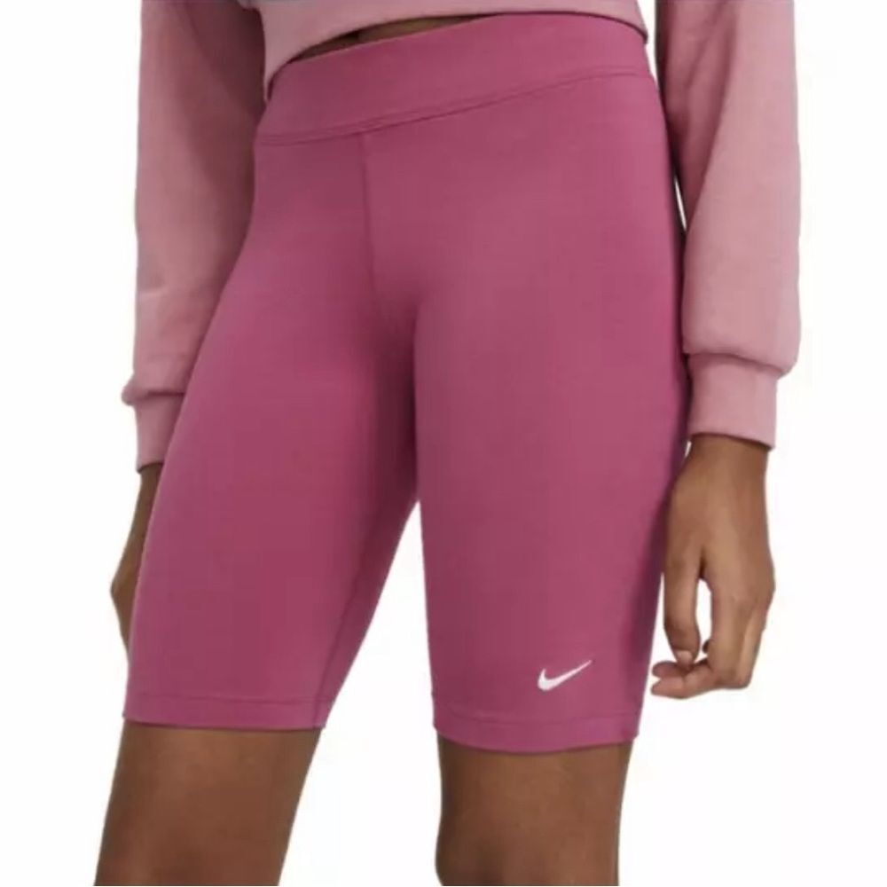 Nike Women’s Sportswear Essential Bike Shorts in Pink | Size Small